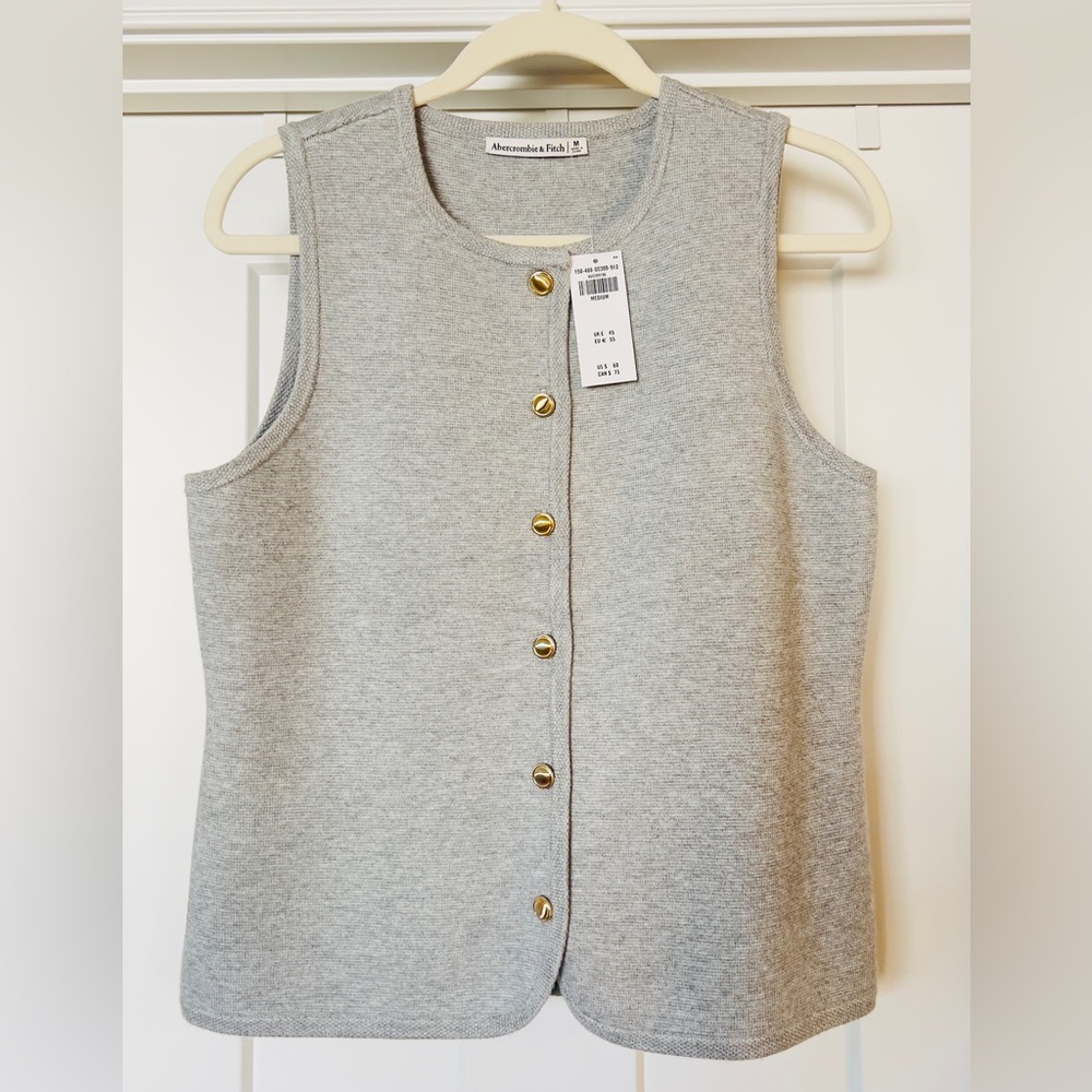NWT A&F Mara LuxeLoft Sweater Vest - Medium